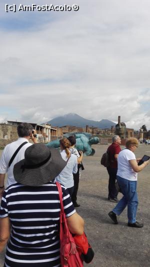 [P28] Două dintre statuile lui Igor Mitoraj în Pompei.  » foto by Jimmy1
 - 
<span class="allrVoted glyphicon glyphicon-heart hidden" id="av791554"></span>
<a class="m-l-10 hidden" id="sv791554" onclick="voting_Foto_DelVot(,791554,21050)" role="button">șterge vot <span class="glyphicon glyphicon-remove"></span></a>
<a id="v9791554" class=" c-red"  onclick="voting_Foto_SetVot(791554)" role="button"><span class="glyphicon glyphicon-heart-empty"></span> <b>LIKE</b> = Votează poza</a> <img class="hidden"  id="f791554W9" src="/imagini/loader.gif" border="0" /><span class="AjErrMes hidden" id="e791554ErM"></span>