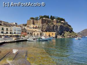 [P68] La pas prin Insula Lipari; din nou promontoriul cu biserica fortificată » foto by crismis
 - 
<span class="allrVoted glyphicon glyphicon-heart hidden" id="av1498797"></span>
<a class="m-l-10 hidden" id="sv1498797" onclick="voting_Foto_DelVot(,1498797,21065)" role="button">șterge vot <span class="glyphicon glyphicon-remove"></span></a>
<a id="v91498797" class=" c-red"  onclick="voting_Foto_SetVot(1498797)" role="button"><span class="glyphicon glyphicon-heart-empty"></span> <b>LIKE</b> = Votează poza</a> <img class="hidden"  id="f1498797W9" src="/imagini/loader.gif" border="0" /><span class="AjErrMes hidden" id="e1498797ErM"></span>