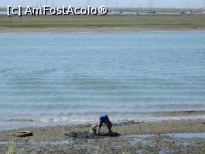 [P15] Nenea cu fundul în sus era pescar în Ria Formosa.  » foto by alinaro
 - 
<span class="allrVoted glyphicon glyphicon-heart hidden" id="av794205"></span>
<a class="m-l-10 hidden" id="sv794205" onclick="voting_Foto_DelVot(,794205,21091)" role="button">șterge vot <span class="glyphicon glyphicon-remove"></span></a>
<a id="v9794205" class=" c-red"  onclick="voting_Foto_SetVot(794205)" role="button"><span class="glyphicon glyphicon-heart-empty"></span> <b>LIKE</b> = Votează poza</a> <img class="hidden"  id="f794205W9" src="/imagini/loader.gif" border="0" /><span class="AjErrMes hidden" id="e794205ErM"></span>