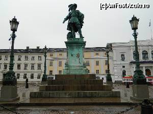 [P13] Monumentul regelui Gustav Adolf din piata ce-i poarta numele, in Göteborg » foto by ileanaxperta*
 - 
<span class="allrVoted glyphicon glyphicon-heart hidden" id="av604708"></span>
<a class="m-l-10 hidden" id="sv604708" onclick="voting_Foto_DelVot(,604708,21101)" role="button">șterge vot <span class="glyphicon glyphicon-remove"></span></a>
<a id="v9604708" class=" c-red"  onclick="voting_Foto_SetVot(604708)" role="button"><span class="glyphicon glyphicon-heart-empty"></span> <b>LIKE</b> = Votează poza</a> <img class="hidden"  id="f604708W9" src="/imagini/loader.gif" border="0" /><span class="AjErrMes hidden" id="e604708ErM"></span>