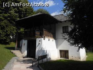 [P10] Casa memorială Anton Pann - Râmnicu Vâlcea. Foișorul și intrarea la primul nivel. » foto by iulianic
 - 
<span class="allrVoted glyphicon glyphicon-heart hidden" id="av1254422"></span>
<a class="m-l-10 hidden" id="sv1254422" onclick="voting_Foto_DelVot(,1254422,21209)" role="button">șterge vot <span class="glyphicon glyphicon-remove"></span></a>
<a id="v91254422" class=" c-red"  onclick="voting_Foto_SetVot(1254422)" role="button"><span class="glyphicon glyphicon-heart-empty"></span> <b>LIKE</b> = Votează poza</a> <img class="hidden"  id="f1254422W9" src="/imagini/loader.gif" border="0" /><span class="AjErrMes hidden" id="e1254422ErM"></span>