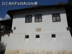 [P06] Casa memorială Anton Pann - Râmnicu Vâlcea. Fațada cu plăcuța informativă. » foto by iulianic
 - 
<span class="allrVoted glyphicon glyphicon-heart hidden" id="av1254418"></span>
<a class="m-l-10 hidden" id="sv1254418" onclick="voting_Foto_DelVot(,1254418,21209)" role="button">șterge vot <span class="glyphicon glyphicon-remove"></span></a>
<a id="v91254418" class=" c-red"  onclick="voting_Foto_SetVot(1254418)" role="button"><span class="glyphicon glyphicon-heart-empty"></span> <b>LIKE</b> = Votează poza</a> <img class="hidden"  id="f1254418W9" src="/imagini/loader.gif" border="0" /><span class="AjErrMes hidden" id="e1254418ErM"></span>