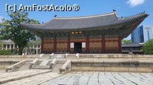 [P08] Sala principala, Sala Junghwajeon, este locul unde aveau loc intalnirile oficiale, unde se incoronau imparatii și unde se afla tronul. A fost o cladire cu 2 etaje, dar a fost reconstruita in 1906, cu un singur etaj. » foto by geani anto
 - 
<span class="allrVoted glyphicon glyphicon-heart hidden" id="av1514156"></span>
<a class="m-l-10 hidden" id="sv1514156" onclick="voting_Foto_DelVot(,1514156,21214)" role="button">șterge vot <span class="glyphicon glyphicon-remove"></span></a>
<a id="v91514156" class=" c-red"  onclick="voting_Foto_SetVot(1514156)" role="button"><span class="glyphicon glyphicon-heart-empty"></span> <b>LIKE</b> = Votează poza</a> <img class="hidden"  id="f1514156W9" src="/imagini/loader.gif" border="0" /><span class="AjErrMes hidden" id="e1514156ErM"></span>