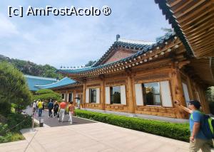 [P57] Resedinta prezidentiala, construita dupa anul 1990, le permite presedintilor sa separe mai bine munca oficiala de viata privata. Inainte de constructia actualei cladiri principale si a resedintei oficiale, primul etaj al vechii cladiri principale servea drept birou prezidential, in timp ce etajul al doilea functiona ca resedinta prezidentiala. » foto by geani anto
 - 
<span class="allrVoted glyphicon glyphicon-heart hidden" id="av1517026"></span>
<a class="m-l-10 hidden" id="sv1517026" onclick="voting_Foto_DelVot(,1517026,21214)" role="button">șterge vot <span class="glyphicon glyphicon-remove"></span></a>
<a id="v91517026" class=" c-red"  onclick="voting_Foto_SetVot(1517026)" role="button"><span class="glyphicon glyphicon-heart-empty"></span> <b>LIKE</b> = Votează poza</a> <img class="hidden"  id="f1517026W9" src="/imagini/loader.gif" border="0" /><span class="AjErrMes hidden" id="e1517026ErM"></span>