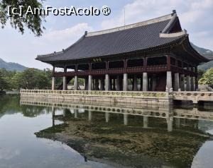 [P17] Una dintre cele mai impresionante structuri din cadrul palatului este Gyeonghoeru (Pavilionul Intalnirii Vesele), un pavilion mare, cu 2 etaje, care se afla pe un iaz artificial. A fost folosit pentru banchete regale si evenimente diplomatice.  » foto by geani anto
 - 
<span class="allrVoted glyphicon glyphicon-heart hidden" id="av1517615"></span>
<a class="m-l-10 hidden" id="sv1517615" onclick="voting_Foto_DelVot(,1517615,21214)" role="button">șterge vot <span class="glyphicon glyphicon-remove"></span></a>
<a id="v91517615" class=" c-red"  onclick="voting_Foto_SetVot(1517615)" role="button"><span class="glyphicon glyphicon-heart-empty"></span> <b>LIKE</b> = Votează poza</a> <img class="hidden"  id="f1517615W9" src="/imagini/loader.gif" border="0" /><span class="AjErrMes hidden" id="e1517615ErM"></span>