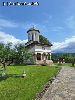 [P08] Biserica mică ( bolnița ) » foto by laurand
 - 
<span class="allrVoted glyphicon glyphicon-heart hidden" id="av1488042"></span>
<a class="m-l-10 hidden" id="sv1488042" onclick="voting_Foto_DelVot(,1488042,21248)" role="button">șterge vot <span class="glyphicon glyphicon-remove"></span></a>
<a id="v91488042" class=" c-red"  onclick="voting_Foto_SetVot(1488042)" role="button"><span class="glyphicon glyphicon-heart-empty"></span> <b>LIKE</b> = Votează poza</a> <img class="hidden"  id="f1488042W9" src="/imagini/loader.gif" border="0" /><span class="AjErrMes hidden" id="e1488042ErM"></span>