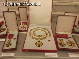 P32 [JAN-2024] București, Muzeul Național Cotroceni, Hol de Trecere, Vitrină cu Ordine și Medalii