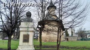 [P64] bust Mihai Eminescu » foto by Yolanda
 - 
<span class="allrVoted glyphicon glyphicon-heart hidden" id="av1480926"></span>
<a class="m-l-10 hidden" id="sv1480926" onclick="voting_Foto_DelVot(,1480926,21314)" role="button">șterge vot <span class="glyphicon glyphicon-remove"></span></a>
<a id="v91480926" class=" c-red"  onclick="voting_Foto_SetVot(1480926)" role="button"><span class="glyphicon glyphicon-heart-empty"></span> <b>LIKE</b> = Votează poza</a> <img class="hidden"  id="f1480926W9" src="/imagini/loader.gif" border="0" /><span class="AjErrMes hidden" id="e1480926ErM"></span>