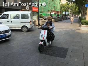 [P44] Jinan - Strada Qushuiting -ce carucior, motoreta e mai potrivita » foto by mishu
 - 
<span class="allrVoted glyphicon glyphicon-heart hidden" id="av1156588"></span>
<a class="m-l-10 hidden" id="sv1156588" onclick="voting_Foto_DelVot(,1156588,21375)" role="button">șterge vot <span class="glyphicon glyphicon-remove"></span></a>
<a id="v91156588" class=" c-red"  onclick="voting_Foto_SetVot(1156588)" role="button"><span class="glyphicon glyphicon-heart-empty"></span> <b>LIKE</b> = Votează poza</a> <img class="hidden"  id="f1156588W9" src="/imagini/loader.gif" border="0" /><span class="AjErrMes hidden" id="e1156588ErM"></span>