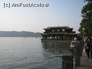 P08 [OCT-2014] Hangzhou - West Lake - in toata splendoarea lui si o pagoda plutitoare care isi asteapta clientii