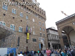 [P01] Piazza della Signoria, Florența. În plan îndepărtat, Galeriile Uffizi.  » foto by mihaelavoicu
 - 
<span class="allrVoted glyphicon glyphicon-heart hidden" id="av1030706"></span>
<a class="m-l-10 hidden" id="sv1030706" onclick="voting_Foto_DelVot(,1030706,21403)" role="button">șterge vot <span class="glyphicon glyphicon-remove"></span></a>
<a id="v91030706" class=" c-red"  onclick="voting_Foto_SetVot(1030706)" role="button"><span class="glyphicon glyphicon-heart-empty"></span> <b>LIKE</b> = Votează poza</a> <img class="hidden"  id="f1030706W9" src="/imagini/loader.gif" border="0" /><span class="AjErrMes hidden" id="e1030706ErM"></span>