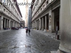 [P03] Piazzale degli Uffizi. Vedere spre Palazzo Vechio. Pe dreapta, galeria cu personalități florentine și toscane.  » foto by mihaelavoicu
 - 
<span class="allrVoted glyphicon glyphicon-heart hidden" id="av1030708"></span>
<a class="m-l-10 hidden" id="sv1030708" onclick="voting_Foto_DelVot(,1030708,21403)" role="button">șterge vot <span class="glyphicon glyphicon-remove"></span></a>
<a id="v91030708" class=" c-red"  onclick="voting_Foto_SetVot(1030708)" role="button"><span class="glyphicon glyphicon-heart-empty"></span> <b>LIKE</b> = Votează poza</a> <img class="hidden"  id="f1030708W9" src="/imagini/loader.gif" border="0" /><span class="AjErrMes hidden" id="e1030708ErM"></span>