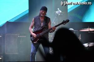 [P04] Roger Glover – bas (1969–1973,1984–prezent.) Concert Deep Purple/Lefkosa.  » foto by TraianS
 - 
<span class="allrVoted glyphicon glyphicon-heart hidden" id="av511416"></span>
<a class="m-l-10 hidden" id="sv511416" onclick="voting_Foto_DelVot(,511416,21413)" role="button">șterge vot <span class="glyphicon glyphicon-remove"></span></a>
<a id="v9511416" class=" c-red"  onclick="voting_Foto_SetVot(511416)" role="button"><span class="glyphicon glyphicon-heart-empty"></span> <b>LIKE</b> = Votează poza</a> <img class="hidden"  id="f511416W9" src="/imagini/loader.gif" border="0" /><span class="AjErrMes hidden" id="e511416ErM"></span>