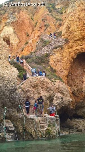 [P14] Urcus catre Faro do Lagos, Ponta da Piedad » foto by Bujie
 - 
<span class="allrVoted glyphicon glyphicon-heart hidden" id="av988923"></span>
<a class="m-l-10 hidden" id="sv988923" onclick="voting_Foto_DelVot(,988923,21452)" role="button">șterge vot <span class="glyphicon glyphicon-remove"></span></a>
<a id="v9988923" class=" c-red"  onclick="voting_Foto_SetVot(988923)" role="button"><span class="glyphicon glyphicon-heart-empty"></span> <b>LIKE</b> = Votează poza</a> <img class="hidden"  id="f988923W9" src="/imagini/loader.gif" border="0" /><span class="AjErrMes hidden" id="e988923ErM"></span>