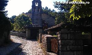 [P04] Biserică în centrul satului Monodendri, regiunea Epir, Grecia.  » foto by traian.leuca †
 - 
<span class="allrVoted glyphicon glyphicon-heart hidden" id="av574424"></span>
<a class="m-l-10 hidden" id="sv574424" onclick="voting_Foto_DelVot(,574424,21484)" role="button">șterge vot <span class="glyphicon glyphicon-remove"></span></a>
<a id="v9574424" class=" c-red"  onclick="voting_Foto_SetVot(574424)" role="button"><span class="glyphicon glyphicon-heart-empty"></span> <b>LIKE</b> = Votează poza</a> <img class="hidden"  id="f574424W9" src="/imagini/loader.gif" border="0" /><span class="AjErrMes hidden" id="e574424ErM"></span>