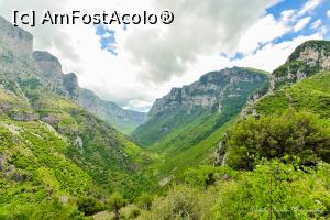 [P109] Canionul Vikos.  » foto by Vlahos2003
 - 
<span class="allrVoted glyphicon glyphicon-heart hidden" id="av713686"></span>
<a class="m-l-10 hidden" id="sv713686" onclick="voting_Foto_DelVot(,713686,21484)" role="button">șterge vot <span class="glyphicon glyphicon-remove"></span></a>
<a id="v9713686" class=" c-red"  onclick="voting_Foto_SetVot(713686)" role="button"><span class="glyphicon glyphicon-heart-empty"></span> <b>LIKE</b> = Votează poza</a> <img class="hidden"  id="f713686W9" src="/imagini/loader.gif" border="0" /><span class="AjErrMes hidden" id="e713686ErM"></span>