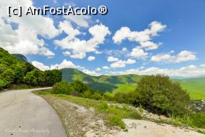 [P132] La iesirea din satul Vikos.  » foto by Vlahos2003
 - 
<span class="allrVoted glyphicon glyphicon-heart hidden" id="av713720"></span>
<a class="m-l-10 hidden" id="sv713720" onclick="voting_Foto_DelVot(,713720,21484)" role="button">șterge vot <span class="glyphicon glyphicon-remove"></span></a>
<a id="v9713720" class=" c-red"  onclick="voting_Foto_SetVot(713720)" role="button"><span class="glyphicon glyphicon-heart-empty"></span> <b>LIKE</b> = Votează poza</a> <img class="hidden"  id="f713720W9" src="/imagini/loader.gif" border="0" /><span class="AjErrMes hidden" id="e713720ErM"></span>