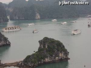 [P13] panorama asupra Halong Bay.  » foto by boraborabora
 - 
<span class="allrVoted glyphicon glyphicon-heart hidden" id="av606876"></span>
<a class="m-l-10 hidden" id="sv606876" onclick="voting_Foto_DelVot(,606876,21495)" role="button">șterge vot <span class="glyphicon glyphicon-remove"></span></a>
<a id="v9606876" class=" c-red"  onclick="voting_Foto_SetVot(606876)" role="button"><span class="glyphicon glyphicon-heart-empty"></span> <b>LIKE</b> = Votează poza</a> <img class="hidden"  id="f606876W9" src="/imagini/loader.gif" border="0" /><span class="AjErrMes hidden" id="e606876ErM"></span>