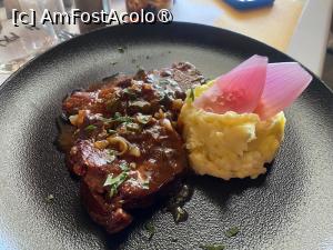 [P08] Kitchenbar - o friptura cu piure, dar si ceva ceapa murata, delicioasa » foto by mishu
 - 
<span class="allrVoted glyphicon glyphicon-heart hidden" id="av1471260"></span>
<a class="m-l-10 hidden" id="sv1471260" onclick="voting_Foto_DelVot(,1471260,21567)" role="button">șterge vot <span class="glyphicon glyphicon-remove"></span></a>
<a id="v91471260" class=" c-red"  onclick="voting_Foto_SetVot(1471260)" role="button"><span class="glyphicon glyphicon-heart-empty"></span> <b>LIKE</b> = Votează poza</a> <img class="hidden"  id="f1471260W9" src="/imagini/loader.gif" border="0" /><span class="AjErrMes hidden" id="e1471260ErM"></span>