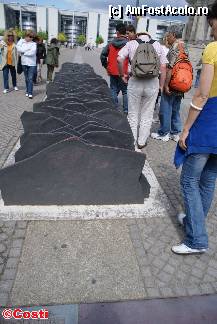 [P53] Memorialul pentru membrii parlamentului, morţi în perioada nazistă (majoritatea, socialişti şi comunişti), aflat în faţa Bundestag-ului » foto by Costi
 - 
<span class="allrVoted glyphicon glyphicon-heart hidden" id="av313463"></span>
<a class="m-l-10 hidden" id="sv313463" onclick="voting_Foto_DelVot(,313463,21770)" role="button">șterge vot <span class="glyphicon glyphicon-remove"></span></a>
<a id="v9313463" class=" c-red"  onclick="voting_Foto_SetVot(313463)" role="button"><span class="glyphicon glyphicon-heart-empty"></span> <b>LIKE</b> = Votează poza</a> <img class="hidden"  id="f313463W9" src="/imagini/loader.gif" border="0" /><span class="AjErrMes hidden" id="e313463ErM"></span>