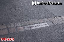 [P69] Locul pe unde altădată trecea Zidul Berlinului este acum marcat în acest fel. » foto by Costi
 - 
<span class="allrVoted glyphicon glyphicon-heart hidden" id="av313479"></span>
<a class="m-l-10 hidden" id="sv313479" onclick="voting_Foto_DelVot(,313479,21770)" role="button">șterge vot <span class="glyphicon glyphicon-remove"></span></a>
<a id="v9313479" class=" c-red"  onclick="voting_Foto_SetVot(313479)" role="button"><span class="glyphicon glyphicon-heart-empty"></span> <b>LIKE</b> = Votează poza</a> <img class="hidden"  id="f313479W9" src="/imagini/loader.gif" border="0" /><span class="AjErrMes hidden" id="e313479ErM"></span>