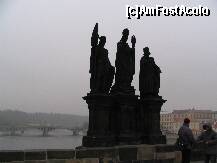 [P06] Praga.Podul Charles-Statuia sfintilor Norbert, Wenceslas, and Sigismund » foto by luciaoradea
 - 
<span class="allrVoted glyphicon glyphicon-heart hidden" id="av204877"></span>
<a class="m-l-10 hidden" id="sv204877" onclick="voting_Foto_DelVot(,204877,21774)" role="button">șterge vot <span class="glyphicon glyphicon-remove"></span></a>
<a id="v9204877" class=" c-red"  onclick="voting_Foto_SetVot(204877)" role="button"><span class="glyphicon glyphicon-heart-empty"></span> <b>LIKE</b> = Votează poza</a> <img class="hidden"  id="f204877W9" src="/imagini/loader.gif" border="0" /><span class="AjErrMes hidden" id="e204877ErM"></span>