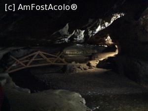 [P30] Pestera Bolii - ne apropiem de pod » foto by mishu
 - 
<span class="allrVoted glyphicon glyphicon-heart hidden" id="av855331"></span>
<a class="m-l-10 hidden" id="sv855331" onclick="voting_Foto_DelVot(,855331,21910)" role="button">șterge vot <span class="glyphicon glyphicon-remove"></span></a>
<a id="v9855331" class=" c-red"  onclick="voting_Foto_SetVot(855331)" role="button"><span class="glyphicon glyphicon-heart-empty"></span> <b>LIKE</b> = Votează poza</a> <img class="hidden"  id="f855331W9" src="/imagini/loader.gif" border="0" /><span class="AjErrMes hidden" id="e855331ErM"></span>