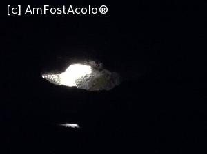 [P40] Pestera Bolii - Putem spune ca este luminita de la capatul tunelului deoarece acolo s-ar iesi direct in calea ferata. Poza este facuta cu zoom ca sa vedeti putin din pietrele care provin din Cetatea Dacica Banita » foto by mishu
 - 
<span class="allrVoted glyphicon glyphicon-heart hidden" id="av855341"></span>
<a class="m-l-10 hidden" id="sv855341" onclick="voting_Foto_DelVot(,855341,21910)" role="button">șterge vot <span class="glyphicon glyphicon-remove"></span></a>
<a id="v9855341" class=" c-red"  onclick="voting_Foto_SetVot(855341)" role="button"><span class="glyphicon glyphicon-heart-empty"></span> <b>LIKE</b> = Votează poza</a> <img class="hidden"  id="f855341W9" src="/imagini/loader.gif" border="0" /><span class="AjErrMes hidden" id="e855341ErM"></span>