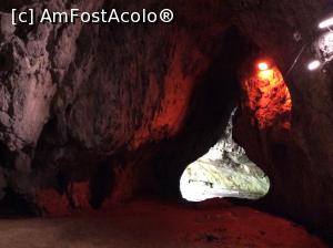 [P46] Pestera Bolii - Inima pesterii » foto by mishu
 - 
<span class="allrVoted glyphicon glyphicon-heart hidden" id="av855347"></span>
<a class="m-l-10 hidden" id="sv855347" onclick="voting_Foto_DelVot(,855347,21910)" role="button">șterge vot <span class="glyphicon glyphicon-remove"></span></a>
<a id="v9855347" class=" c-red"  onclick="voting_Foto_SetVot(855347)" role="button"><span class="glyphicon glyphicon-heart-empty"></span> <b>LIKE</b> = Votează poza</a> <img class="hidden"  id="f855347W9" src="/imagini/loader.gif" border="0" /><span class="AjErrMes hidden" id="e855347ErM"></span>