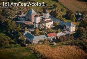 [P01] Mănăstirea Nucet pozată din dronă » foto by Michi <span class="label label-default labelC_thin small">NEVOTABILĂ</span>
