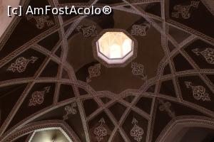 [P10] Kashan, Casa Abbasi, tavan casetat și frumos pictat din zona de afaceri » foto by mprofeanu
 - 
<span class="allrVoted glyphicon glyphicon-heart hidden" id="av860692"></span>
<a class="m-l-10 hidden" id="sv860692" onclick="voting_Foto_DelVot(,860692,21942)" role="button">șterge vot <span class="glyphicon glyphicon-remove"></span></a>
<a id="v9860692" class=" c-red"  onclick="voting_Foto_SetVot(860692)" role="button"><span class="glyphicon glyphicon-heart-empty"></span> <b>LIKE</b> = Votează poza</a> <img class="hidden"  id="f860692W9" src="/imagini/loader.gif" border="0" /><span class="AjErrMes hidden" id="e860692ErM"></span>