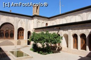 [P24] Kashan, Casa Tabatabaei, Curtea familiei, interioară » foto by mprofeanu
 - 
<span class="allrVoted glyphicon glyphicon-heart hidden" id="av860708"></span>
<a class="m-l-10 hidden" id="sv860708" onclick="voting_Foto_DelVot(,860708,21942)" role="button">șterge vot <span class="glyphicon glyphicon-remove"></span></a>
<a id="v9860708" class=" c-red"  onclick="voting_Foto_SetVot(860708)" role="button"><span class="glyphicon glyphicon-heart-empty"></span> <b>LIKE</b> = Votează poza</a> <img class="hidden"  id="f860708W9" src="/imagini/loader.gif" border="0" /><span class="AjErrMes hidden" id="e860708ErM"></span>