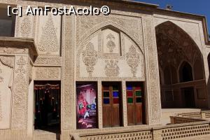 [P04] Kashan, Casa Abbasi, stucatură deosebită în zona de afaceri, se vede puțin și iwanul în dreapta » foto by mprofeanu
 - 
<span class="allrVoted glyphicon glyphicon-heart hidden" id="av860685"></span>
<a class="m-l-10 hidden" id="sv860685" onclick="voting_Foto_DelVot(,860685,21942)" role="button">șterge vot <span class="glyphicon glyphicon-remove"></span></a>
<a id="v9860685" class=" c-red"  onclick="voting_Foto_SetVot(860685)" role="button"><span class="glyphicon glyphicon-heart-empty"></span> <b>LIKE</b> = Votează poza</a> <img class="hidden"  id="f860685W9" src="/imagini/loader.gif" border="0" /><span class="AjErrMes hidden" id="e860685ErM"></span>