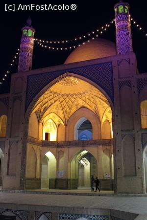 [P23] Kashan, Moscheea Agha Bozorg, noaptea » foto by mprofeanu
 - 
<span class="allrVoted glyphicon glyphicon-heart hidden" id="av863059"></span>
<a class="m-l-10 hidden" id="sv863059" onclick="voting_Foto_DelVot(,863059,21942)" role="button">șterge vot <span class="glyphicon glyphicon-remove"></span></a>
<a id="v9863059" class=" c-red"  onclick="voting_Foto_SetVot(863059)" role="button"><span class="glyphicon glyphicon-heart-empty"></span> <b>LIKE</b> = Votează poza</a> <img class="hidden"  id="f863059W9" src="/imagini/loader.gif" border="0" /><span class="AjErrMes hidden" id="e863059ErM"></span>