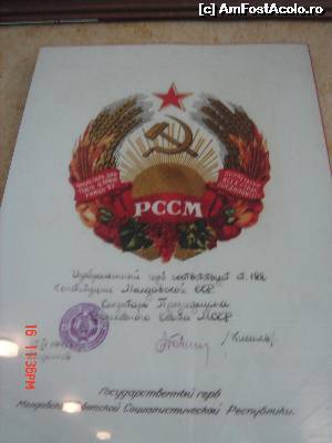 [P28] Documentul de atestare a Republicii Sovietice Socialiste Moldovenesti, 2 august 1940 » foto by crismis
 - 
<span class="allrVoted glyphicon glyphicon-heart hidden" id="av562826"></span>
<a class="m-l-10 hidden" id="sv562826" onclick="voting_Foto_DelVot(,562826,21975)" role="button">șterge vot <span class="glyphicon glyphicon-remove"></span></a>
<a id="v9562826" class=" c-red"  onclick="voting_Foto_SetVot(562826)" role="button"><span class="glyphicon glyphicon-heart-empty"></span> <b>LIKE</b> = Votează poza</a> <img class="hidden"  id="f562826W9" src="/imagini/loader.gif" border="0" /><span class="AjErrMes hidden" id="e562826ErM"></span>