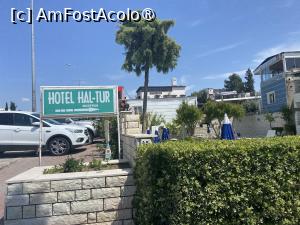 P03 [JUN-2023] Hal Tur Hotel Pamukkale - o parte din parcarea proprie