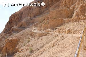 [P23] Masada, Calea Șarpelui și scările terminale, sus în stânga se vede intrarea » foto by mprofeanu
 - 
<span class="allrVoted glyphicon glyphicon-heart hidden" id="av1146648"></span>
<a class="m-l-10 hidden" id="sv1146648" onclick="voting_Foto_DelVot(,1146648,22151)" role="button">șterge vot <span class="glyphicon glyphicon-remove"></span></a>
<a id="v91146648" class=" c-red"  onclick="voting_Foto_SetVot(1146648)" role="button"><span class="glyphicon glyphicon-heart-empty"></span> <b>LIKE</b> = Votează poza</a> <img class="hidden"  id="f1146648W9" src="/imagini/loader.gif" border="0" /><span class="AjErrMes hidden" id="e1146648ErM"></span>