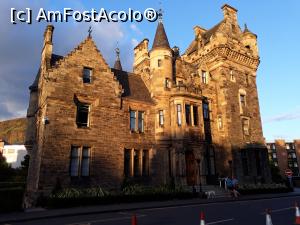 [P25] Dintre vecini - Pollock Halls of Residence, săli pentru conferințe și evenimente, care aparține Universității din Edinburgh.  » foto by Aurici
 - 
<span class="allrVoted glyphicon glyphicon-heart hidden" id="av905027"></span>
<a class="m-l-10 hidden" id="sv905027" onclick="voting_Foto_DelVot(,905027,22313)" role="button">șterge vot <span class="glyphicon glyphicon-remove"></span></a>
<a id="v9905027" class=" c-red"  onclick="voting_Foto_SetVot(905027)" role="button"><span class="glyphicon glyphicon-heart-empty"></span> <b>LIKE</b> = Votează poza</a> <img class="hidden"  id="f905027W9" src="/imagini/loader.gif" border="0" /><span class="AjErrMes hidden" id="e905027ErM"></span>