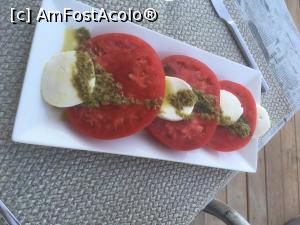 [P39] salata Caprese-gustoasa!  » foto by lolla23*
 - 
<span class="allrVoted glyphicon glyphicon-heart hidden" id="av880401"></span>
<a class="m-l-10 hidden" id="sv880401" onclick="voting_Foto_DelVot(,880401,22323)" role="button">șterge vot <span class="glyphicon glyphicon-remove"></span></a>
<a id="v9880401" class=" c-red"  onclick="voting_Foto_SetVot(880401)" role="button"><span class="glyphicon glyphicon-heart-empty"></span> <b>LIKE</b> = Votează poza</a> <img class="hidden"  id="f880401W9" src="/imagini/loader.gif" border="0" /><span class="AjErrMes hidden" id="e880401ErM"></span>