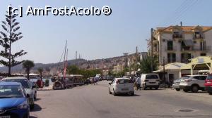 [P11] Argostoli. Am ajuns la capatul Promenadei. In fata se poate observa minitrenuletul parcat la Statia-Bus. Nu mai circula de multa vreme.  » foto by ovidiuyepi
 - 
<span class="allrVoted glyphicon glyphicon-heart hidden" id="av807761"></span>
<a class="m-l-10 hidden" id="sv807761" onclick="voting_Foto_DelVot(,807761,22411)" role="button">șterge vot <span class="glyphicon glyphicon-remove"></span></a>
<a id="v9807761" class=" c-red"  onclick="voting_Foto_SetVot(807761)" role="button"><span class="glyphicon glyphicon-heart-empty"></span> <b>LIKE</b> = Votează poza</a> <img class="hidden"  id="f807761W9" src="/imagini/loader.gif" border="0" /><span class="AjErrMes hidden" id="e807761ErM"></span>