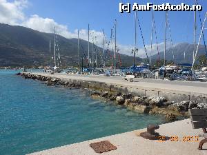 [P14] Vasiliki - Vedere din port. Digul şi farul.  » foto by iulianic
 - 
<span class="allrVoted glyphicon glyphicon-heart hidden" id="av496634"></span>
<a class="m-l-10 hidden" id="sv496634" onclick="voting_Foto_DelVot(,496634,22487)" role="button">șterge vot <span class="glyphicon glyphicon-remove"></span></a>
<a id="v9496634" class=" c-red"  onclick="voting_Foto_SetVot(496634)" role="button"><span class="glyphicon glyphicon-heart-empty"></span> <b>LIKE</b> = Votează poza</a> <img class="hidden"  id="f496634W9" src="/imagini/loader.gif" border="0" /><span class="AjErrMes hidden" id="e496634ErM"></span>