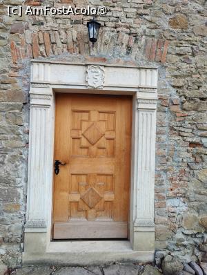[P03] Castelul Bethlen Criș, ușa capelei cu blazonul familiei deasupra » foto by crismis
 - 
<span class="allrVoted glyphicon glyphicon-heart hidden" id="av1479673"></span>
<a class="m-l-10 hidden" id="sv1479673" onclick="voting_Foto_DelVot(,1479673,22719)" role="button">șterge vot <span class="glyphicon glyphicon-remove"></span></a>
<a id="v91479673" class=" c-red"  onclick="voting_Foto_SetVot(1479673)" role="button"><span class="glyphicon glyphicon-heart-empty"></span> <b>LIKE</b> = Votează poza</a> <img class="hidden"  id="f1479673W9" src="/imagini/loader.gif" border="0" /><span class="AjErrMes hidden" id="e1479673ErM"></span>