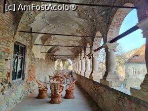 [P07] Castelul Bethlen Criș, loggia » foto by crismis
 - 
<span class="allrVoted glyphicon glyphicon-heart hidden" id="av1479677"></span>
<a class="m-l-10 hidden" id="sv1479677" onclick="voting_Foto_DelVot(,1479677,22719)" role="button">șterge vot <span class="glyphicon glyphicon-remove"></span></a>
<a id="v91479677" class=" c-red"  onclick="voting_Foto_SetVot(1479677)" role="button"><span class="glyphicon glyphicon-heart-empty"></span> <b>LIKE</b> = Votează poza</a> <img class="hidden"  id="f1479677W9" src="/imagini/loader.gif" border="0" /><span class="AjErrMes hidden" id="e1479677ErM"></span>