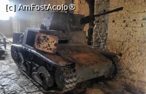 [P20] Un mic tanc italian construit de Fiat, unul dintre cele doar 3 tancuri de acest tip ramase in lume, din cele 283 comandate de fortele italiene in cel de-al doilea razboi mondial. Tancurile proiectate pentru recunoastere nu erau potrivite pentru conflictele de pe linia frontului, astfel ca multe au fost distruse in actiune. Cele care au supravietuit razboiului au fost treptat eliminate si reciclate pentru fier vechi. » foto by geani anto
 - 
<span class="allrVoted glyphicon glyphicon-heart hidden" id="av1533166"></span>
<a class="m-l-10 hidden" id="sv1533166" onclick="voting_Foto_DelVot(,1533166,22746)" role="button">șterge vot <span class="glyphicon glyphicon-remove"></span></a>
<a id="v91533166" class=" c-red"  onclick="voting_Foto_SetVot(1533166)" role="button"><span class="glyphicon glyphicon-heart-empty"></span> <b>LIKE</b> = Votează poza</a> <img class="hidden"  id="f1533166W9" src="/imagini/loader.gif" border="0" /><span class="AjErrMes hidden" id="e1533166ErM"></span>