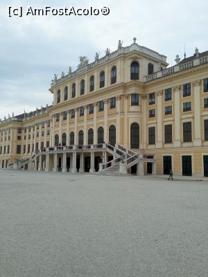 [P24] Schonbrunn Viena » foto by viorelgeorgescu
 - 
<span class="allrVoted glyphicon glyphicon-heart hidden" id="av907520"></span>
<a class="m-l-10 hidden" id="sv907520" onclick="voting_Foto_DelVot(,907520,22816)" role="button">șterge vot <span class="glyphicon glyphicon-remove"></span></a>
<a id="v9907520" class=" c-red"  onclick="voting_Foto_SetVot(907520)" role="button"><span class="glyphicon glyphicon-heart-empty"></span> <b>LIKE</b> = Votează poza</a> <img class="hidden"  id="f907520W9" src="/imagini/loader.gif" border="0" /><span class="AjErrMes hidden" id="e907520ErM"></span>