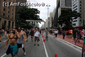[P15] Sao Paulo, Tatuaje, coafuri, normalitate la plimbare pe Avenida Paulista pietonală » foto by mprofeanu
 - 
<span class="allrVoted glyphicon glyphicon-heart hidden" id="av1050164"></span>
<a class="m-l-10 hidden" id="sv1050164" onclick="voting_Foto_DelVot(,1050164,22921)" role="button">șterge vot <span class="glyphicon glyphicon-remove"></span></a>
<a id="v91050164" class=" c-red"  onclick="voting_Foto_SetVot(1050164)" role="button"><span class="glyphicon glyphicon-heart-empty"></span> <b>LIKE</b> = Votează poza</a> <img class="hidden"  id="f1050164W9" src="/imagini/loader.gif" border="0" /><span class="AjErrMes hidden" id="e1050164ErM"></span>