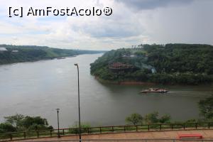 [P67] Puerto de Iguazu, Hito de las Tres Fronteras pe țărmul argentinian, la confluența Râului Iguazú, cel din dreapta și Fluviul Paraná, se vede în dreapta țărmul brazilian și în stânga cel paraguyan » foto by mprofeanu
 - 
<span class="allrVoted glyphicon glyphicon-heart hidden" id="av1050217"></span>
<a class="m-l-10 hidden" id="sv1050217" onclick="voting_Foto_DelVot(,1050217,22921)" role="button">șterge vot <span class="glyphicon glyphicon-remove"></span></a>
<a id="v91050217" class=" c-red"  onclick="voting_Foto_SetVot(1050217)" role="button"><span class="glyphicon glyphicon-heart-empty"></span> <b>LIKE</b> = Votează poza</a> <img class="hidden"  id="f1050217W9" src="/imagini/loader.gif" border="0" /><span class="AjErrMes hidden" id="e1050217ErM"></span>