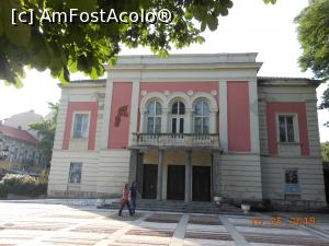 [P11] Vidin - Teatrul Dramatic, o clădire din 1891.  » foto by iulianic
 - 
<span class="allrVoted glyphicon glyphicon-heart hidden" id="av978237"></span>
<a class="m-l-10 hidden" id="sv978237" onclick="voting_Foto_DelVot(,978237,22950)" role="button">șterge vot <span class="glyphicon glyphicon-remove"></span></a>
<a id="v9978237" class=" c-red"  onclick="voting_Foto_SetVot(978237)" role="button"><span class="glyphicon glyphicon-heart-empty"></span> <b>LIKE</b> = Votează poza</a> <img class="hidden"  id="f978237W9" src="/imagini/loader.gif" border="0" /><span class="AjErrMes hidden" id="e978237ErM"></span>