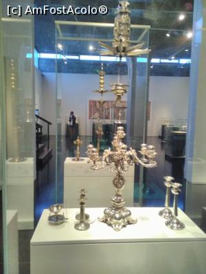 [P26] Israel Museum - judaica.  » foto by Carmen Ion
 - 
<span class="allrVoted glyphicon glyphicon-heart hidden" id="av921531"></span>
<a class="m-l-10 hidden" id="sv921531" onclick="voting_Foto_DelVot(,921531,23036)" role="button">șterge vot <span class="glyphicon glyphicon-remove"></span></a>
<a id="v9921531" class=" c-red"  onclick="voting_Foto_SetVot(921531)" role="button"><span class="glyphicon glyphicon-heart-empty"></span> <b>LIKE</b> = Votează poza</a> <img class="hidden"  id="f921531W9" src="/imagini/loader.gif" border="0" /><span class="AjErrMes hidden" id="e921531ErM"></span>