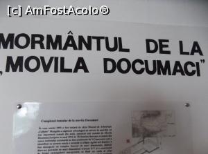 [P19] poza care m-a facut sa scriu articolul, 
in dreapta schema mormantului » foto by adrianbogdan
 - 
<span class="allrVoted glyphicon glyphicon-heart hidden" id="av885003"></span>
<a class="m-l-10 hidden" id="sv885003" onclick="voting_Foto_DelVot(,885003,23087)" role="button">șterge vot <span class="glyphicon glyphicon-remove"></span></a>
<a id="v9885003" class=" c-red"  onclick="voting_Foto_SetVot(885003)" role="button"><span class="glyphicon glyphicon-heart-empty"></span> <b>LIKE</b> = Votează poza</a> <img class="hidden"  id="f885003W9" src="/imagini/loader.gif" border="0" /><span class="AjErrMes hidden" id="e885003ErM"></span>